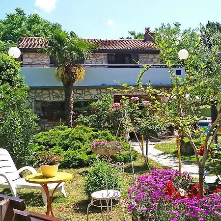 Ratko - One Bedroom Hotel